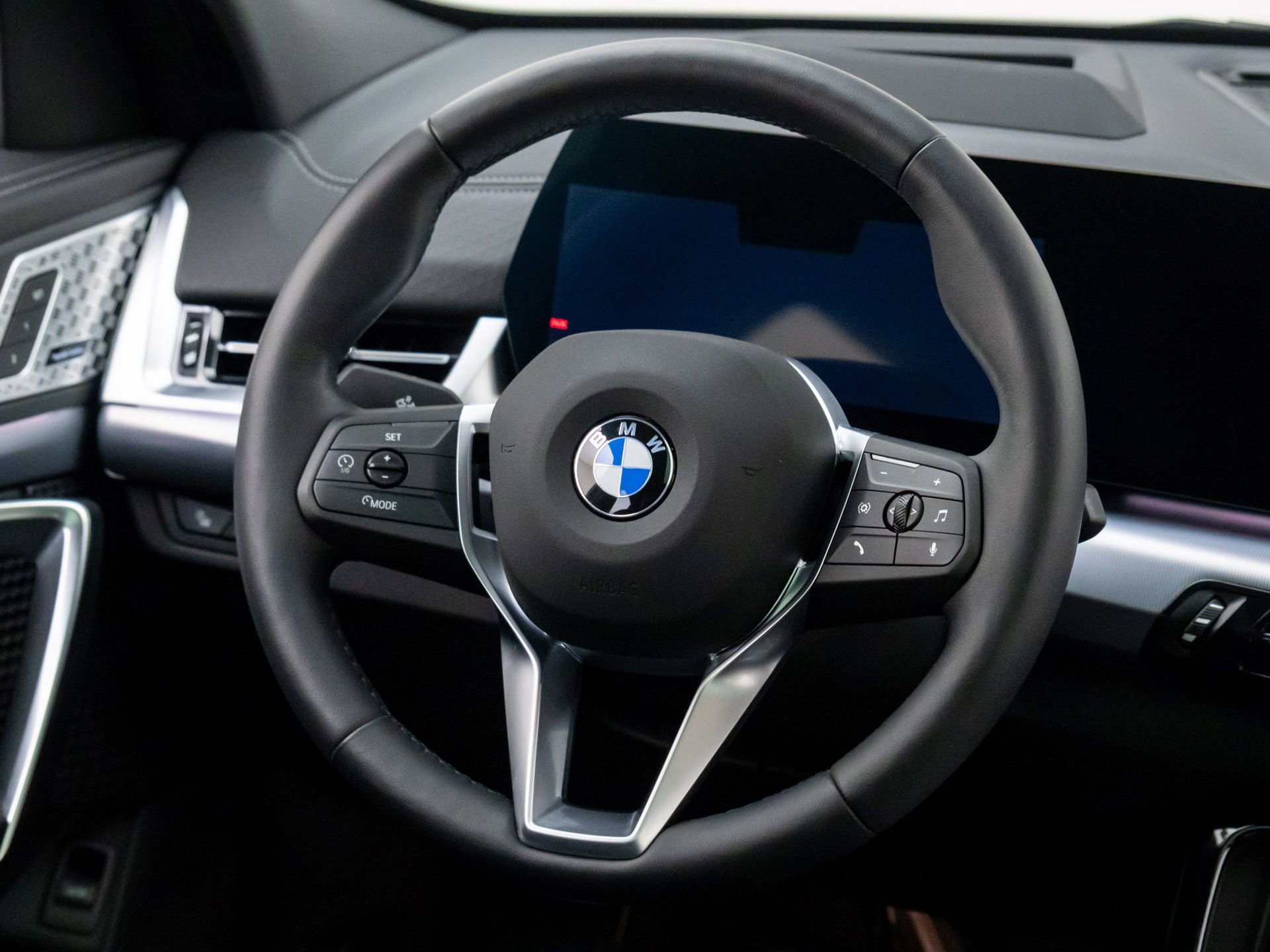 Certified 2025 BMW X2 xDrive28i w/ Premium Package image 11