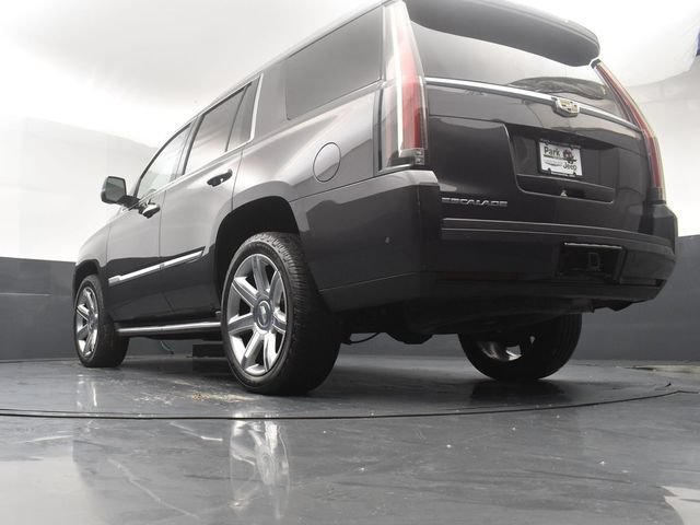 Used 2018 Cadillac Escalade Luxury AWD/4WD image 22