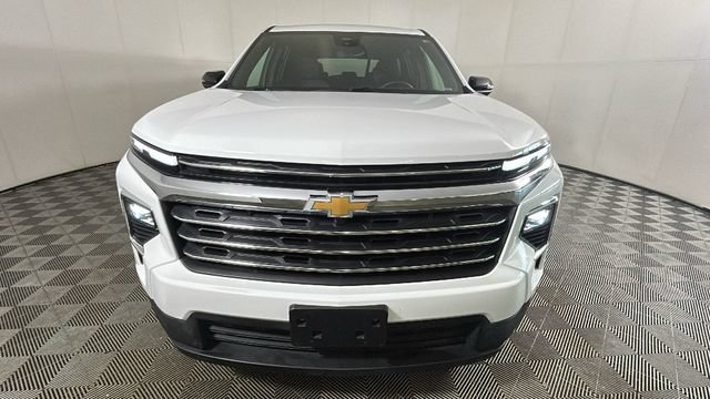 Used 2025 Chevrolet Traverse LT AWD/4WD image 7