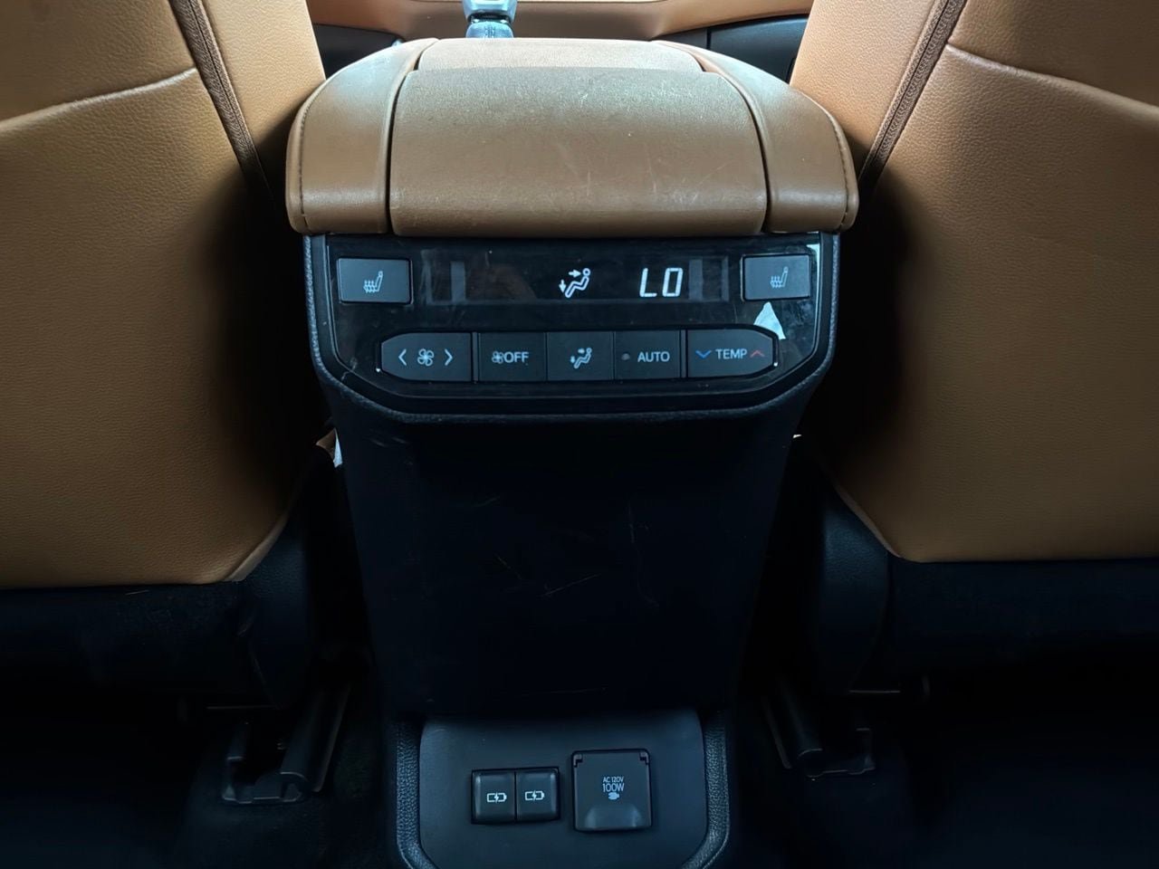 Used 2023 Toyota Highlander Platinum FWD image 15