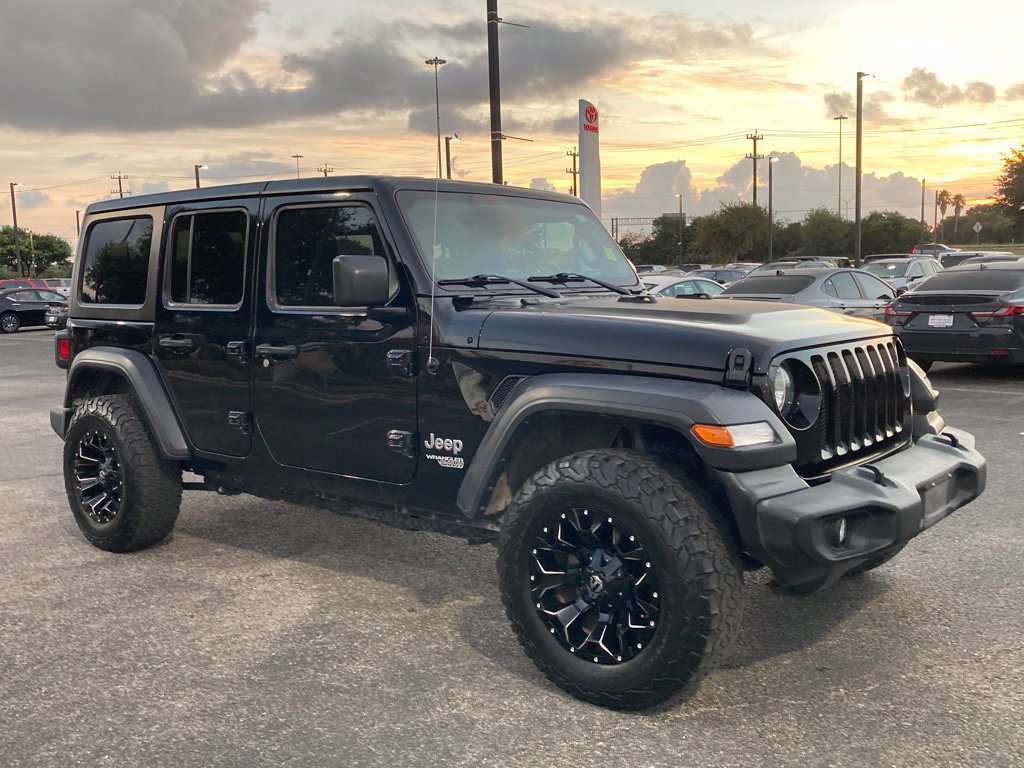 Used 2018 Jeep Wrangler Unlimited Sport AWD/4WD image 3