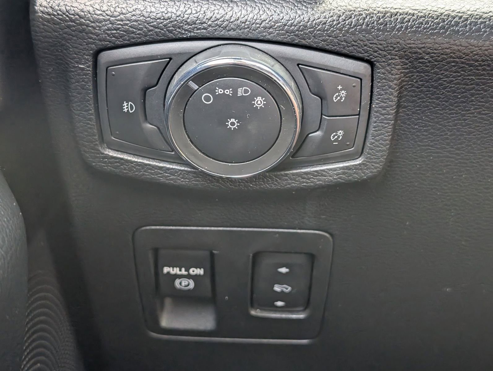 Used 2021 Ford Expedition Limited RWD image 16