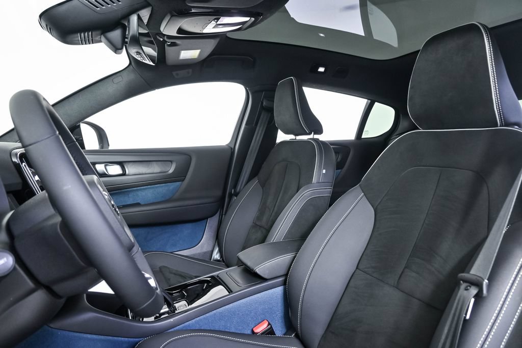 Certified 2023 Volvo C40 P8 Recharge Ultimate AWD/4WD image 7