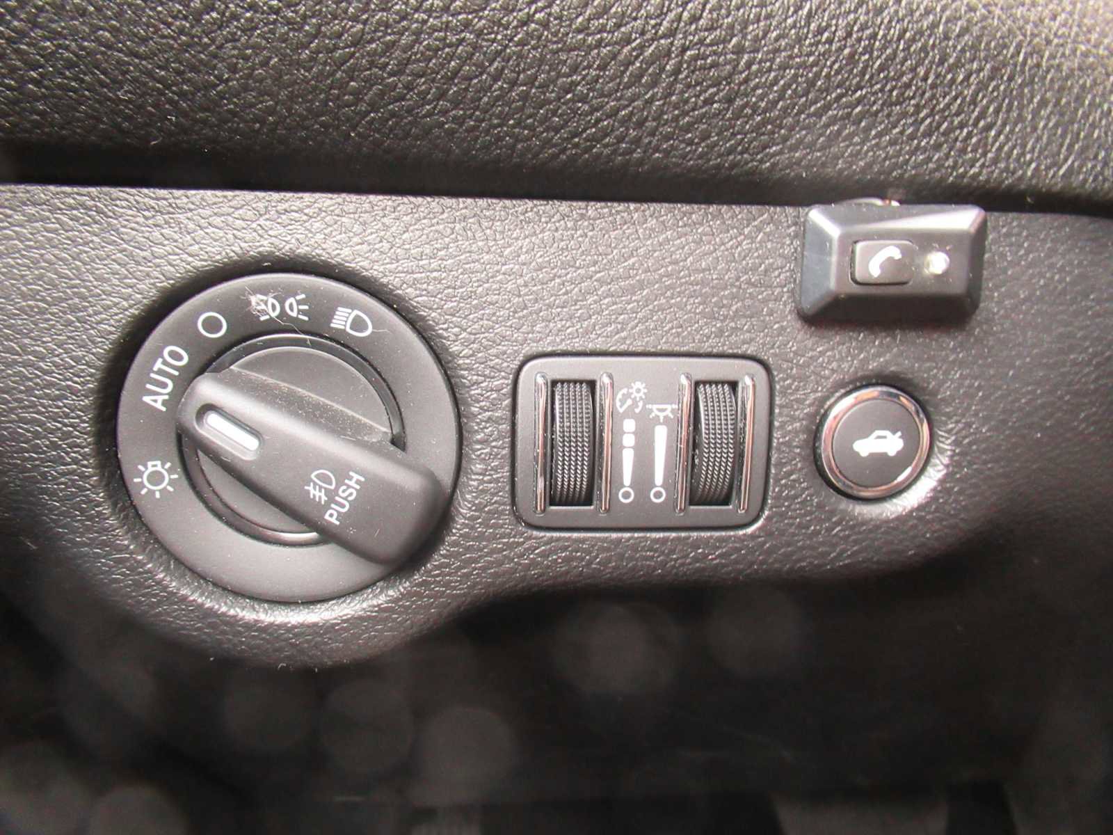 Used 2021 Dodge Challenger SXT w/ Blacktop Package image 29