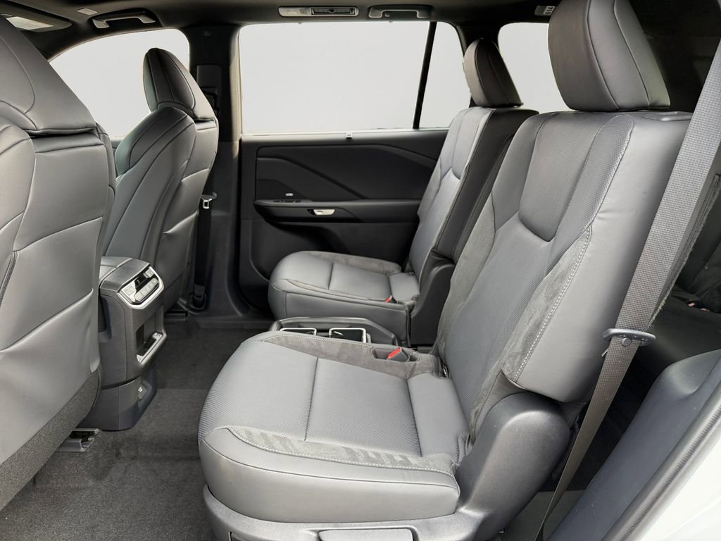 New 2026 Lexus TX 500h AWD image 9