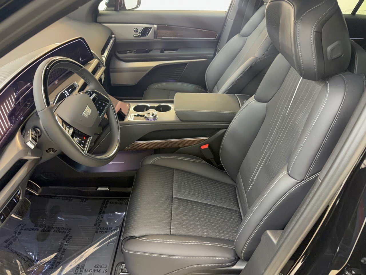 New 2027 Cadillac Vistiq Luxury w/ LPO, Floor Liner Package AWD/4WD image 5