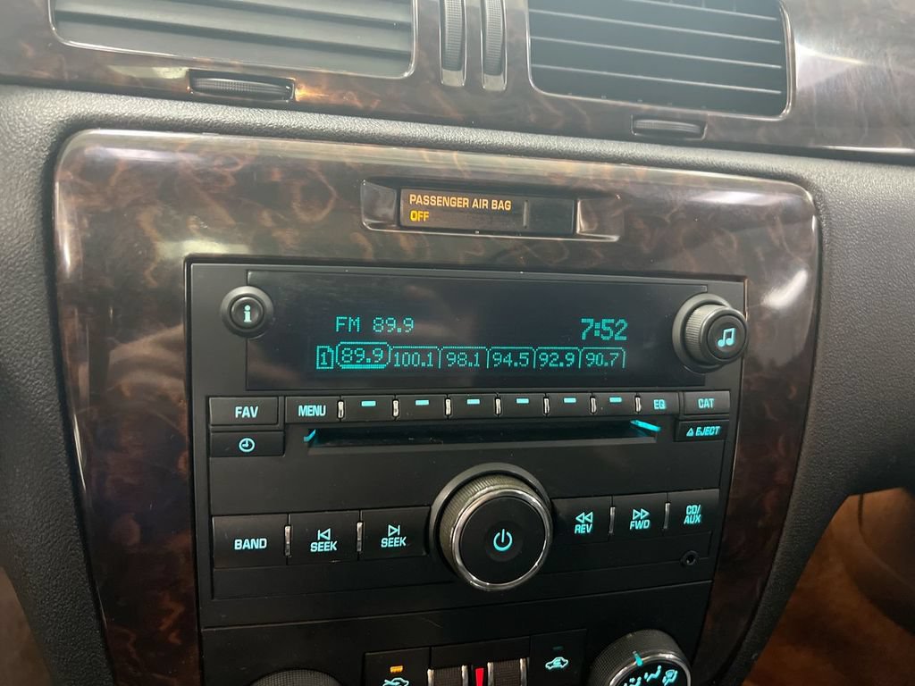 Used 2012 Chevrolet Impala LTZ FWD image 14