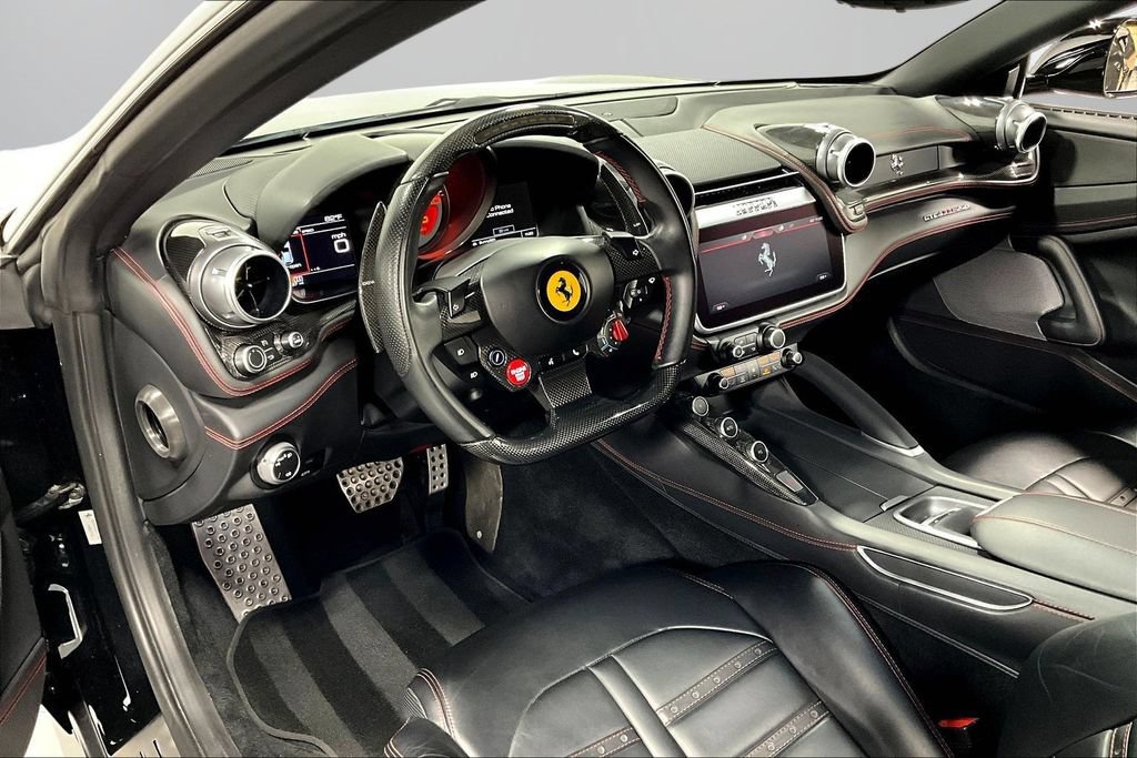 Used 2018 Ferrari GTC4Lusso AWD/4WD image 16