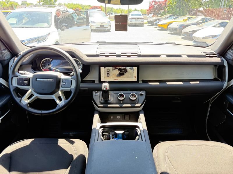 Used 2023 Land Rover Defender 110 AWD/4WD image 18