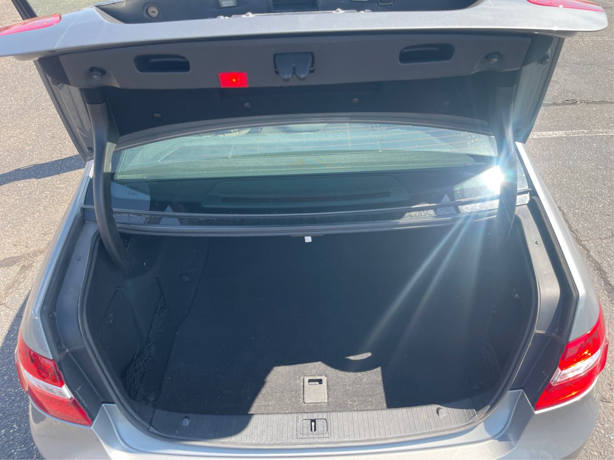 Used 2010 Mercedes-Benz E 350 4MATIC Sedan image 12