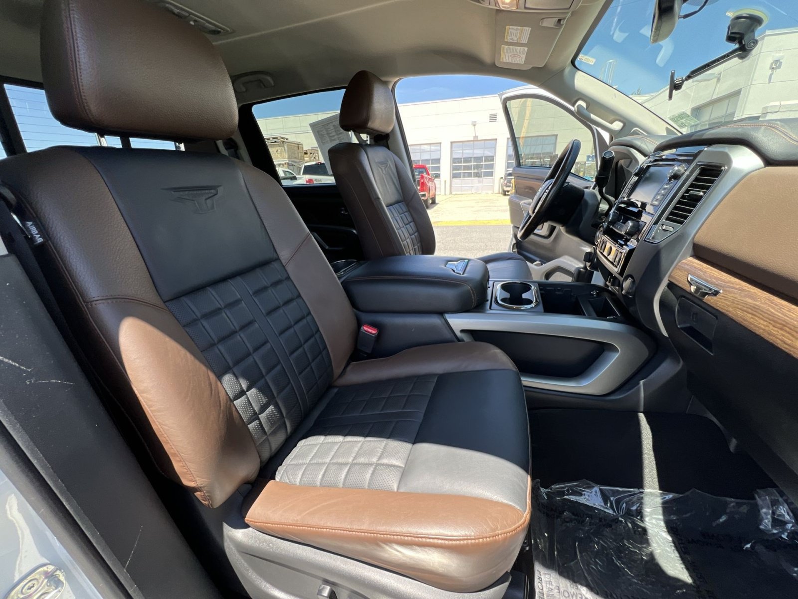 Used 2019 Nissan Titan Platinum Reserve w/ Platinum Utility Package AWD/4WD image 33