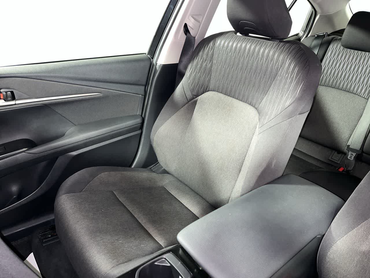 Used 2025 Toyota Camry LE FWD image 25