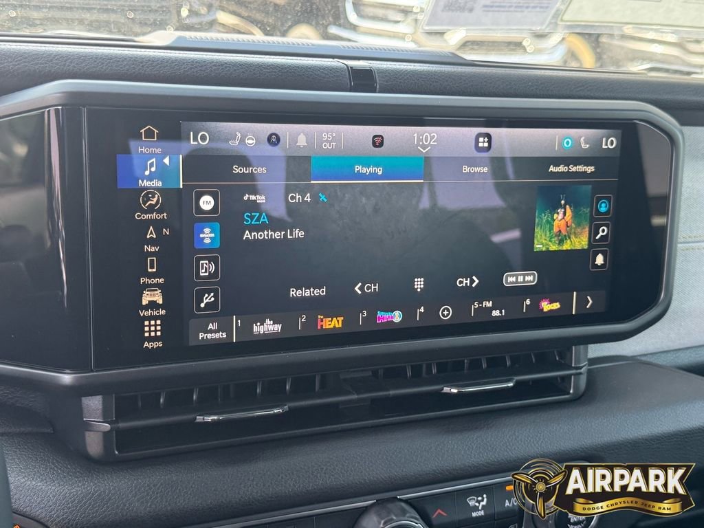New 2025 Jeep Gladiator Sport AWD/4WD image 20