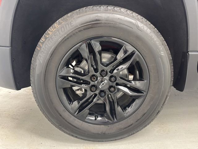 Used 2023 Chevrolet Traverse LT FWD image 33