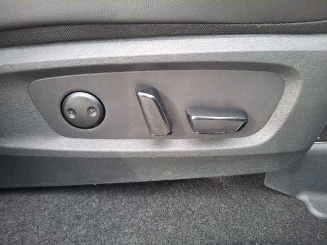 New 2025 Nissan Pathfinder SL w/ Black Appearance Package image 32