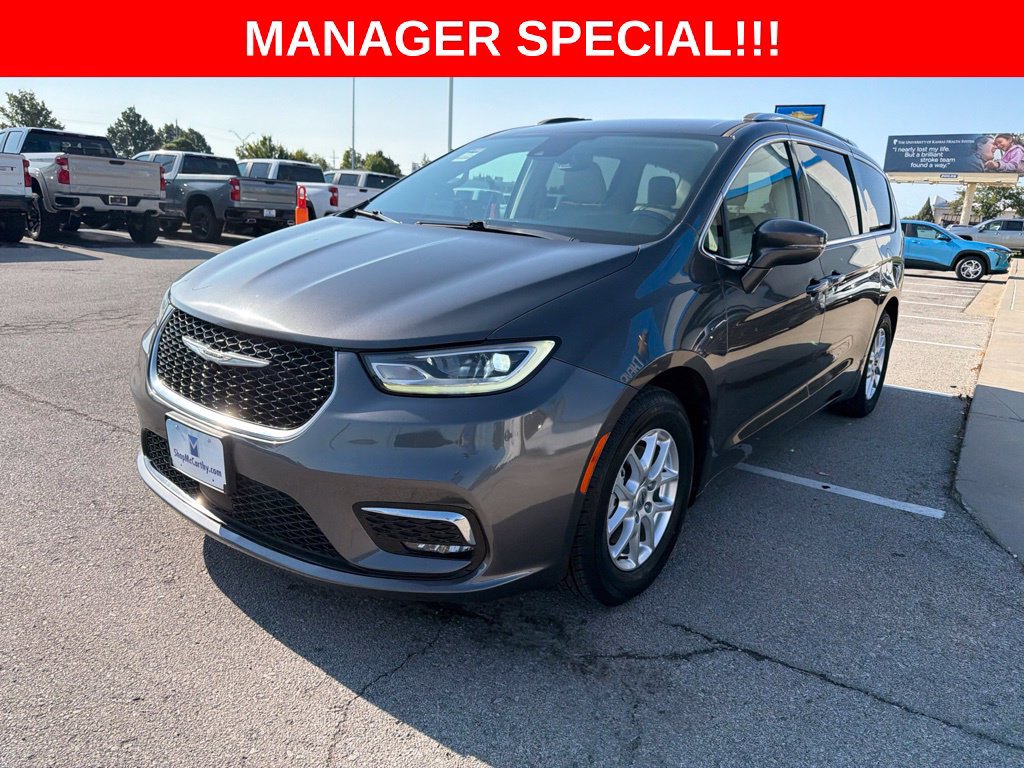 Used 2021 Chrysler Pacifica Touring-L FWD image 7