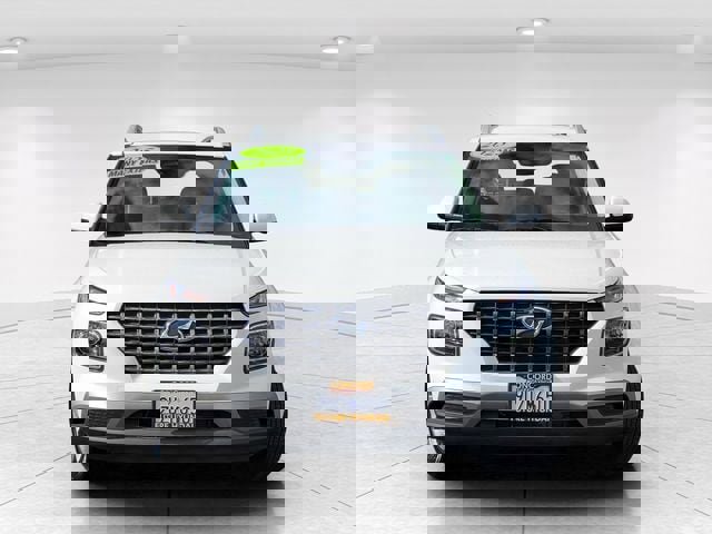 Certified 2025 Hyundai Venue SEL image 2