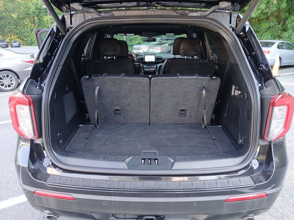 Used 2023 Ford Explorer ST-Line w/ Class IV Trailer Tow Package AWD/4WD image 24
