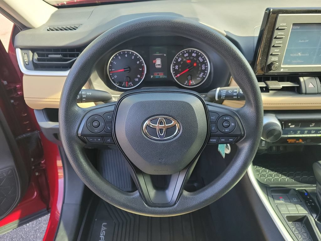 Used 2020 Toyota RAV4 LE FWD image 26