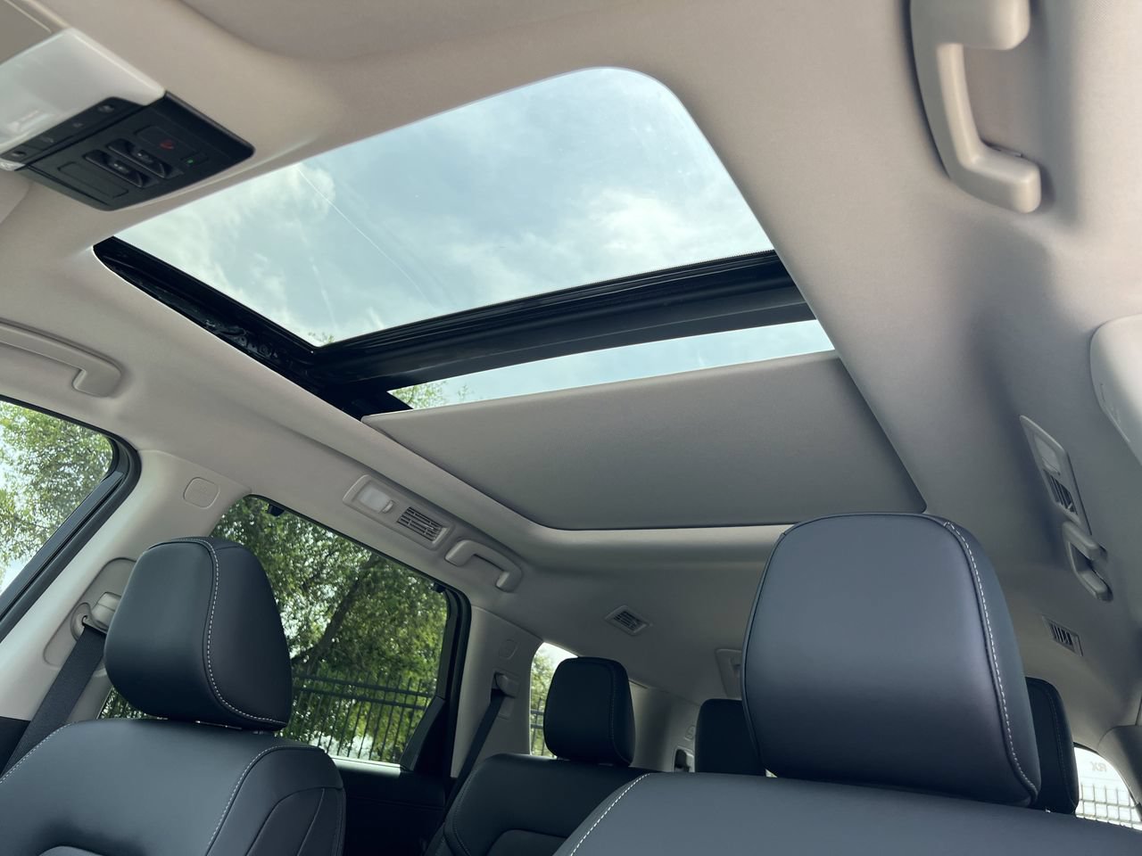 New 2026 Nissan Pathfinder SL w/ SL Premium Package FWD image 14