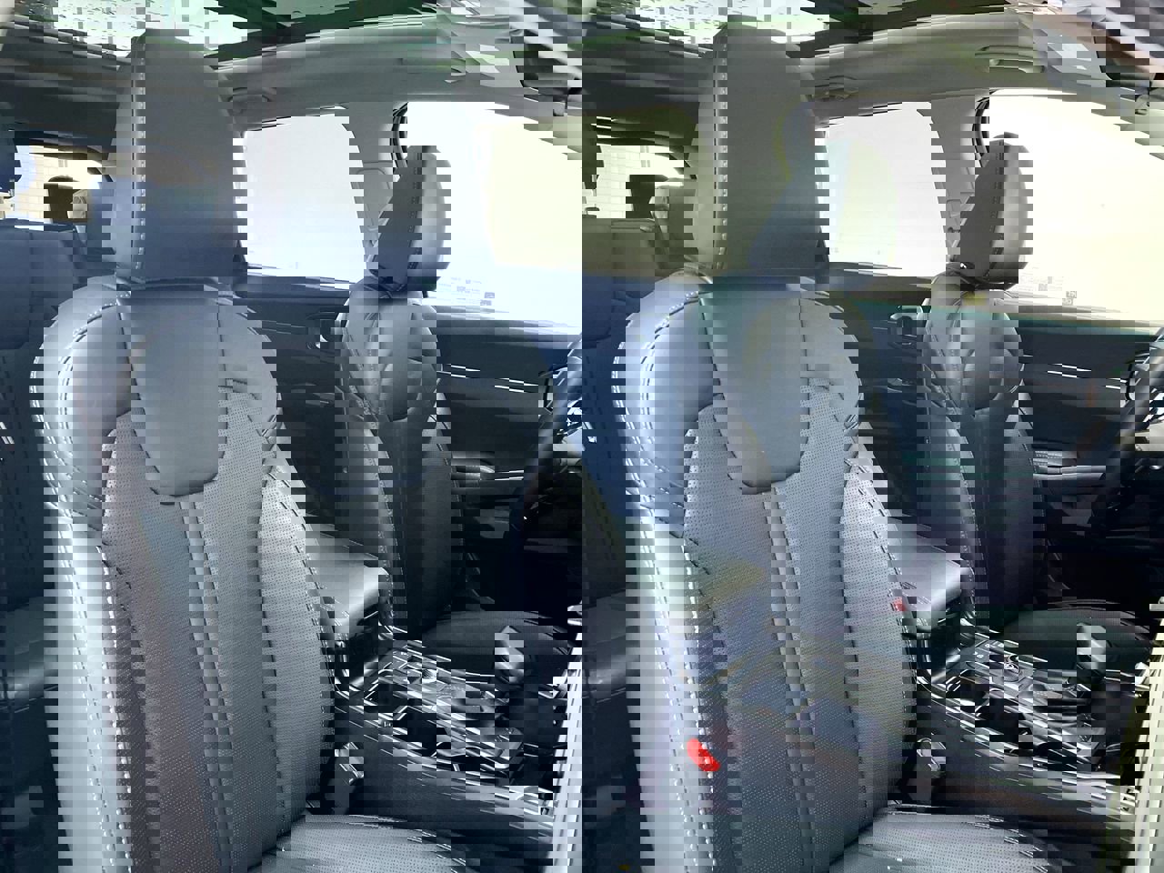 Certified 2025 Kia Sorento S w/ Panoramic Sunroof Package image 30