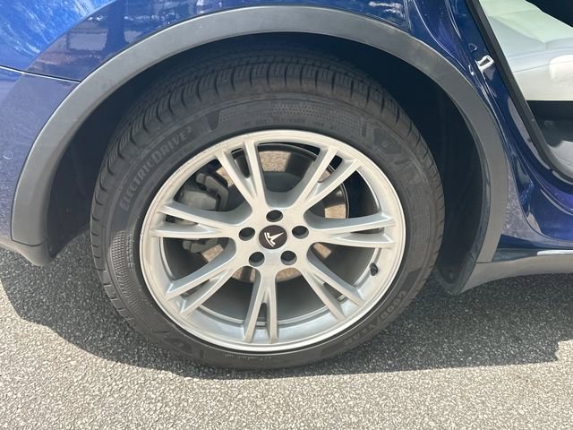 Used 2021 Tesla Model Y Long Range AWD/4WD image 17