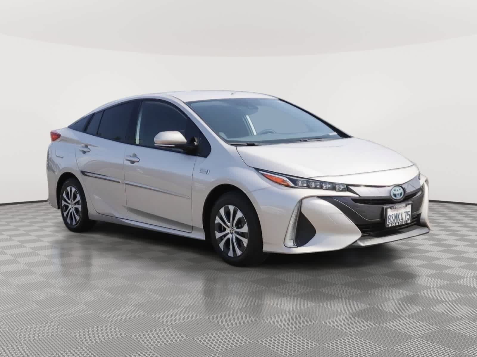 Used 2020 Toyota Prius Prime LE FWD image 3