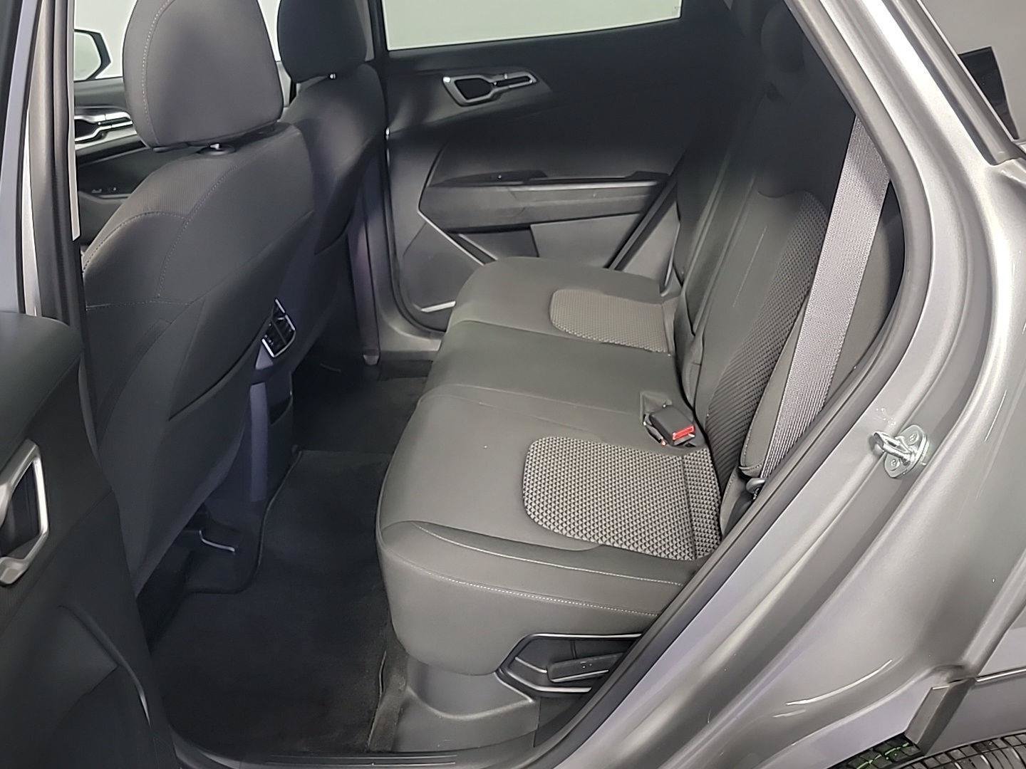 Certified 2023 Kia Sportage LX AWD/4WD image 17