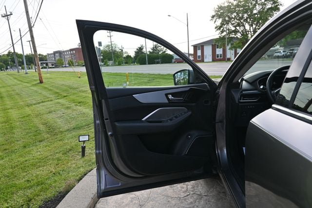 Used 2023 Acura MDX SH-AWD w/ Technology Package image 28