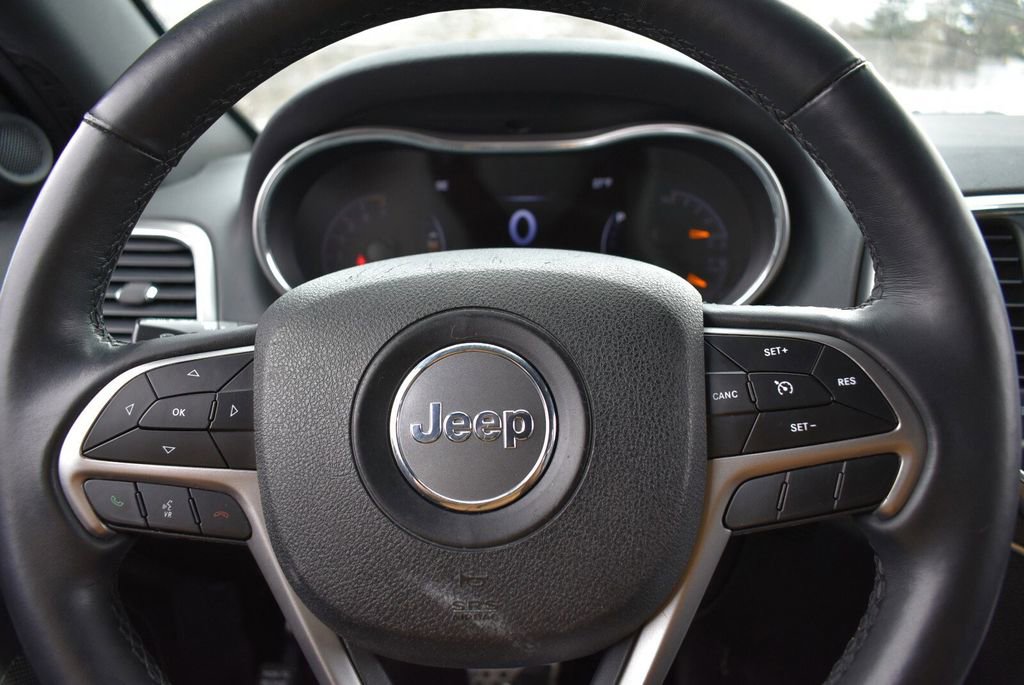 Used 2018 Jeep Grand Cherokee Limited w/ Mopar Chrome Edition Group image 16