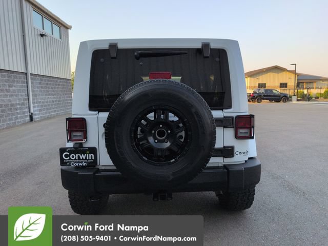 Used 2018 Jeep Wrangler Unlimited Sahara w/ Max Tow Package AWD/4WD image 4