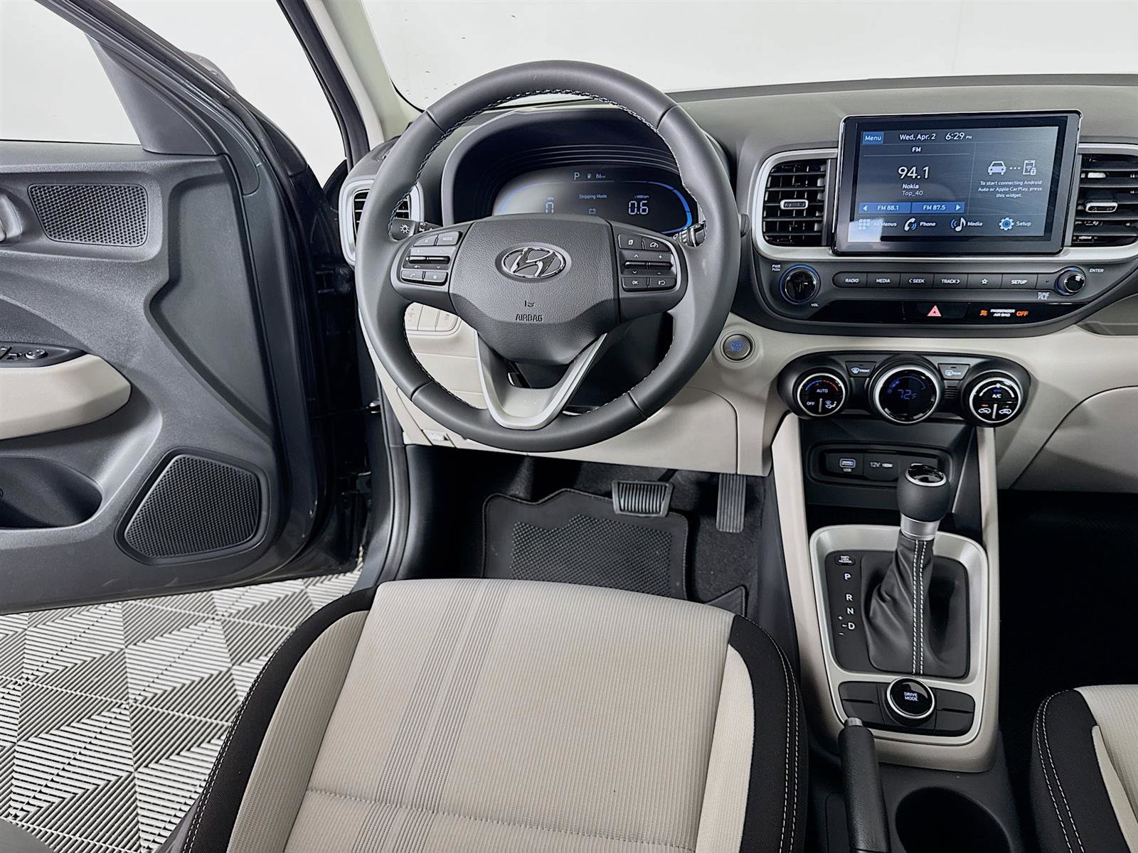 New 2025 Hyundai Venue SEL image 22