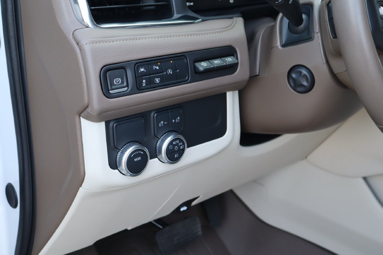 Used 2024 GMC Yukon Denali RWD image 26