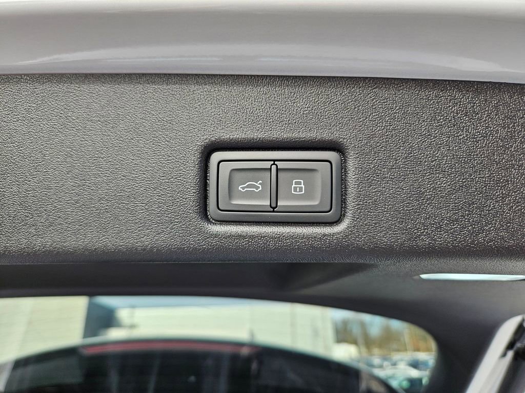 New 2025 Audi Q5 Premium Plus image 23