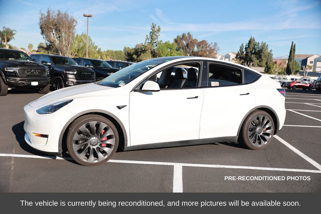 Used 2023 Tesla Model Y Performance image 2