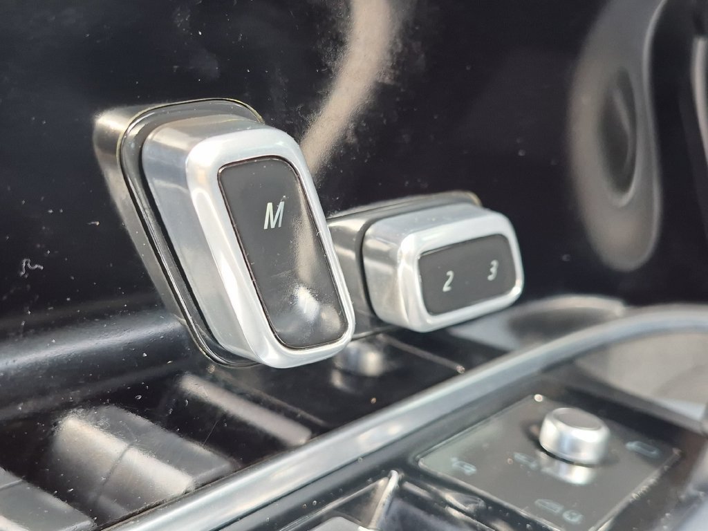 Used 2024 Land Rover Range Rover SE AWD/4WD image 16