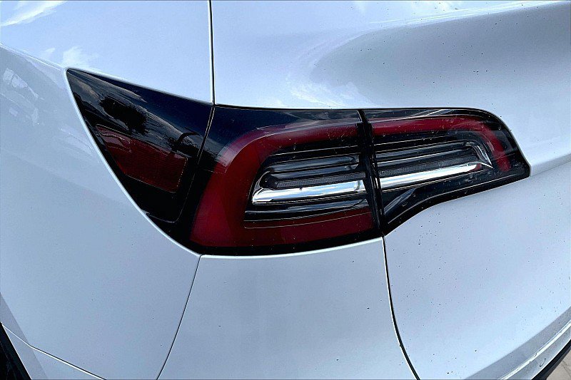 Used 2021 Tesla Model Y Long Range AWD/4WD image 24