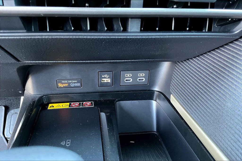 Used 2026 Toyota Camry SE image 18