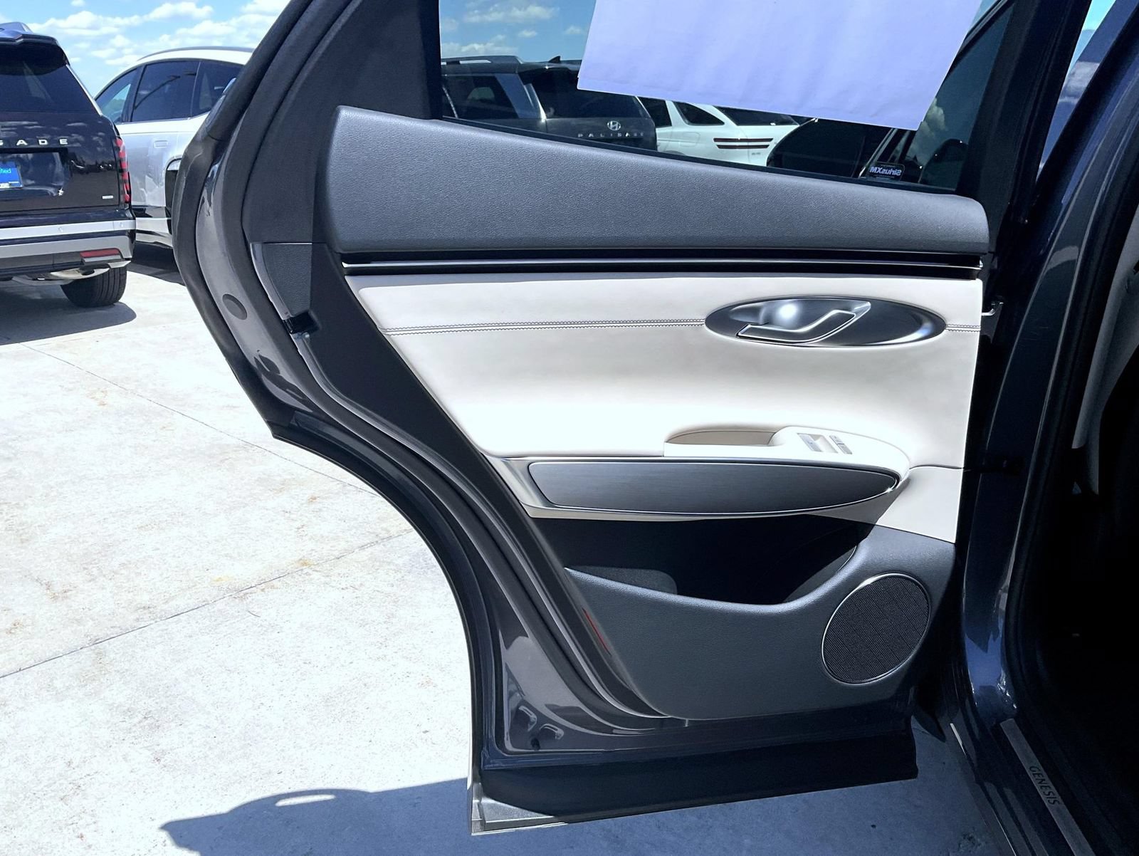 New 2026 Genesis GV70 2.5T Select AWD/4WD image 18