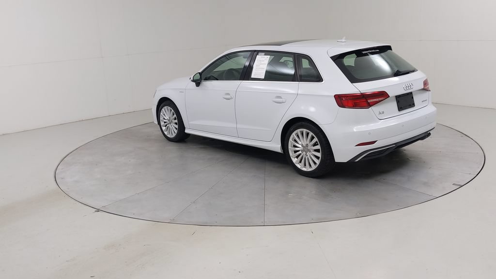 Used 2018 Audi A3 e-tron Prestige w/ Prestige Package FWD image 17