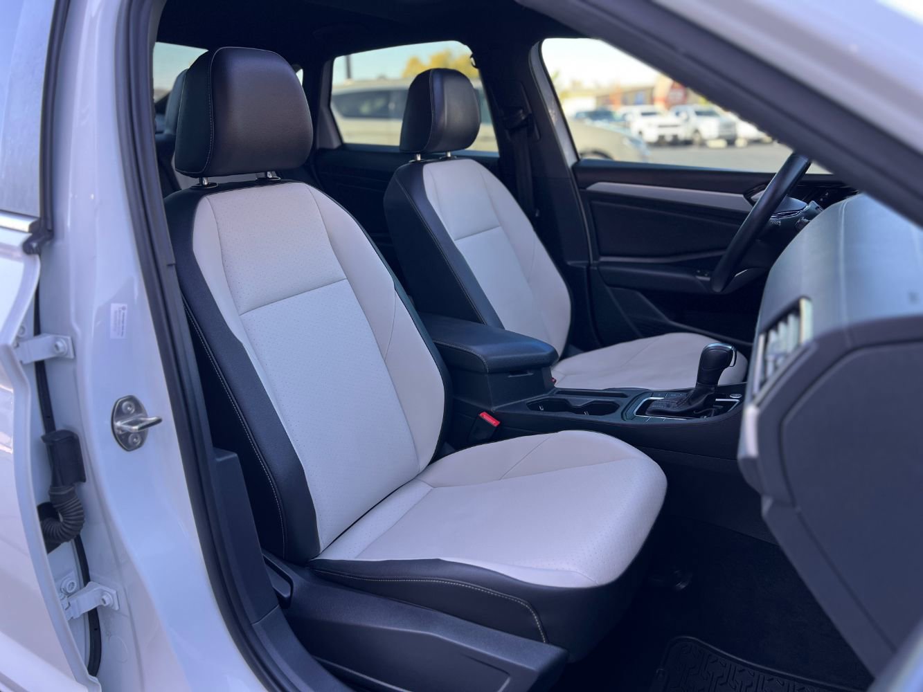 Used 2021 Volkswagen Jetta R-Line w/ R-Line Cold Weather Package image 24