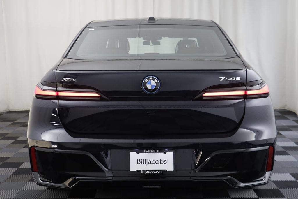 Used 2026 BMW 750e xDrive w/ Executive Package AWD/4WD image 19