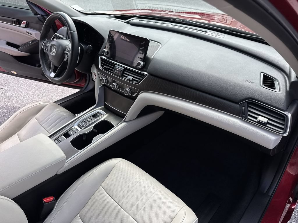 Used 2022 Honda Accord Touring image 32