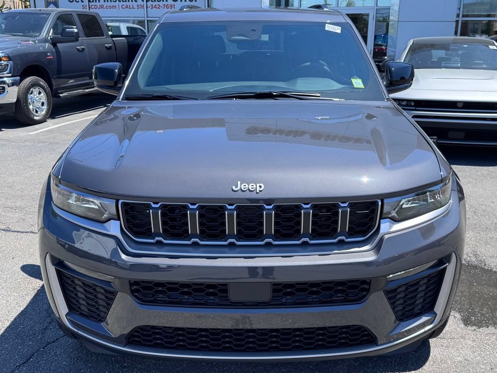 New 2026 Jeep Grand Cherokee Limited AWD/4WD image 2