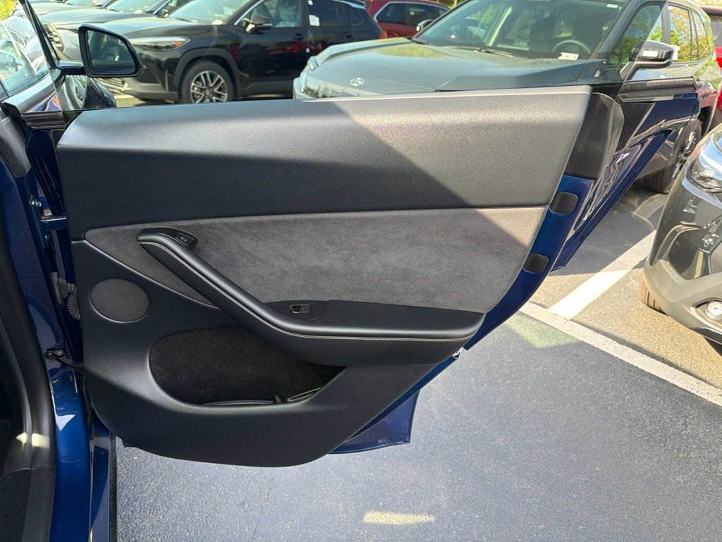 Used 2023 Tesla Model Y Long Range AWD/4WD image 13