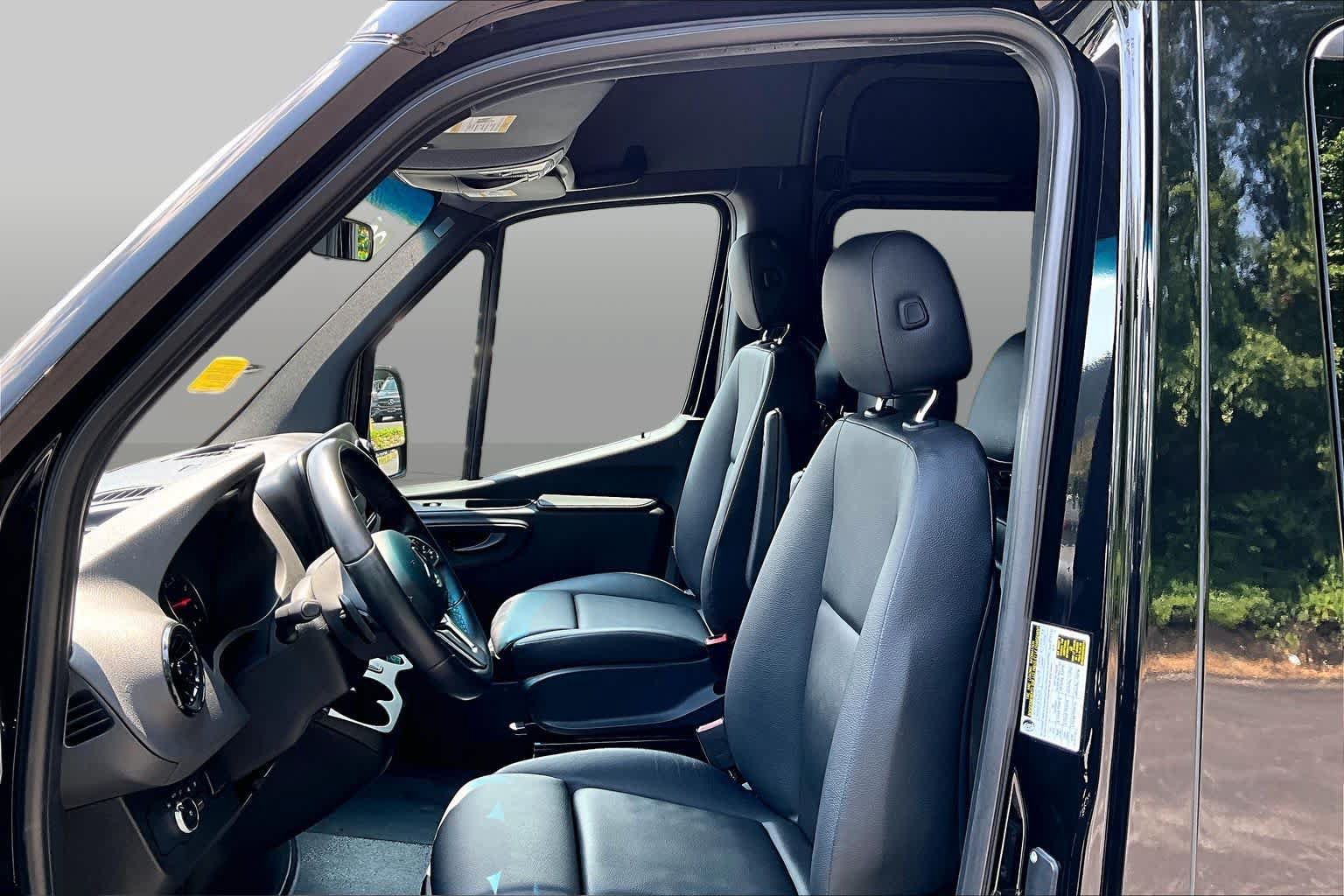 Used 2022 Mercedes-Benz Sprinter 2500 image 9