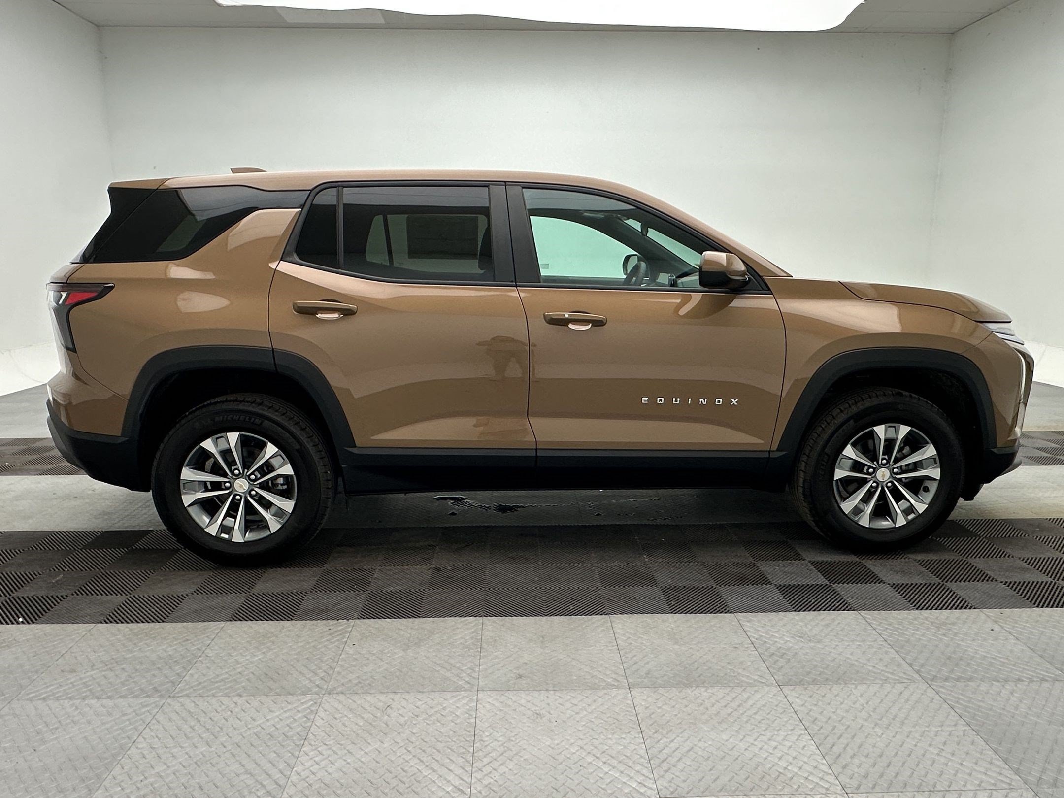 New 2027 Chevrolet Equinox LT AWD/4WD image 8