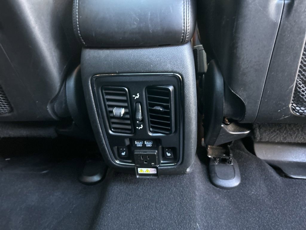 Used 2019 Jeep Grand Cherokee Limited w/ Luxury Group II image 31