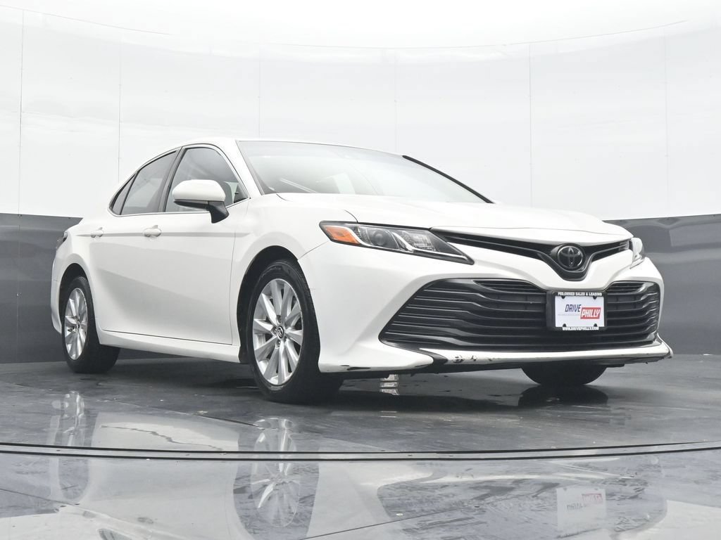 Used 2018 Toyota Camry LE FWD image 34