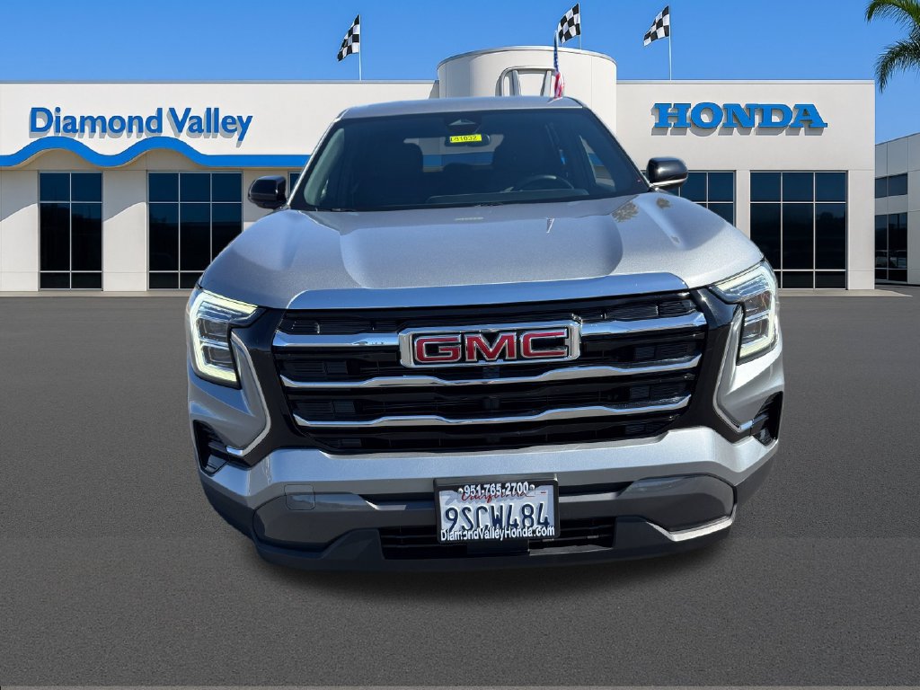 Used 2025 GMC Terrain Elevation FWD image 2